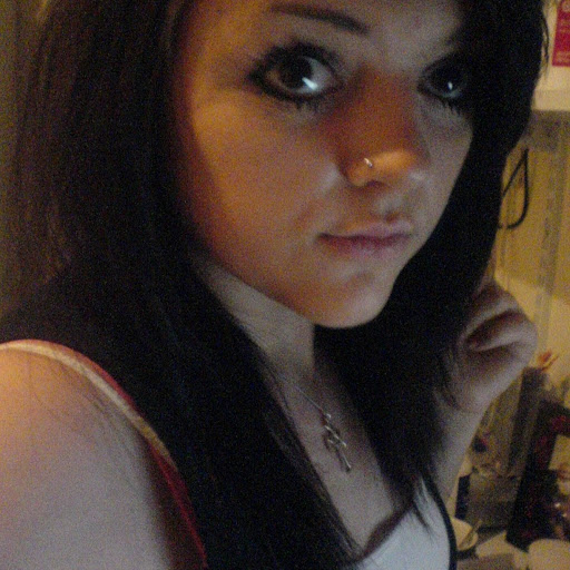 Ellie Holman Photo 2
