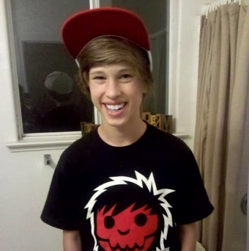 Ryan Beatty Photo 11