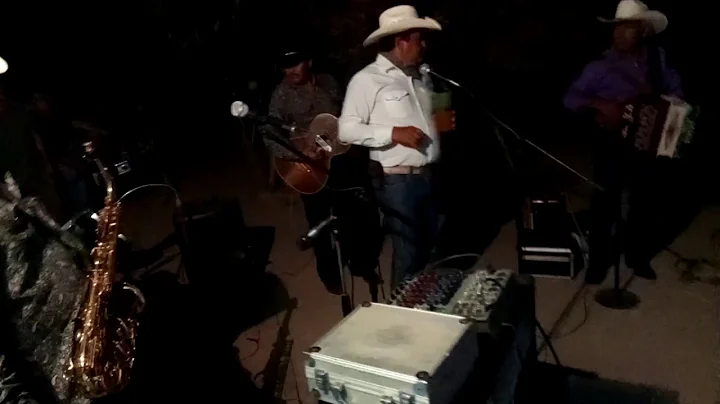 Benny Vasquez Photo 28