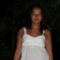 Andrea Gomes Photo 9