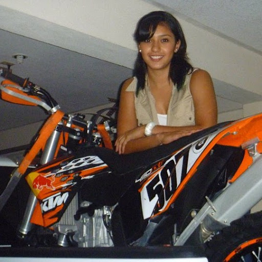 Linda Almanza Photo 9