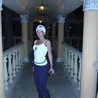 Emily Schroder Photo 1
