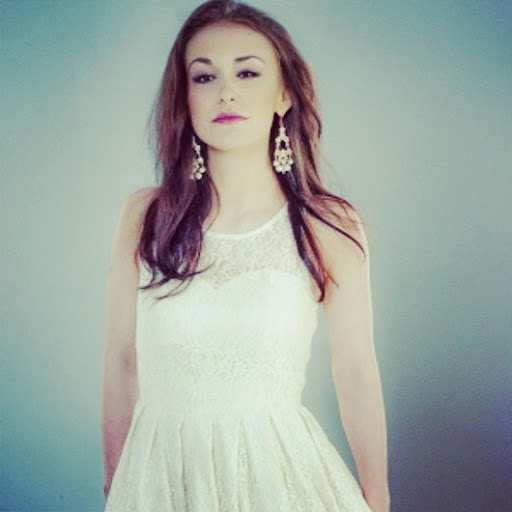Alana Brown Photo 14