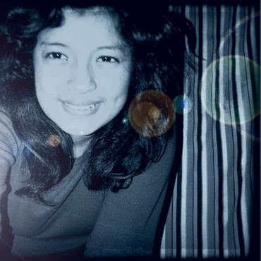 Ana Flores Photo 19