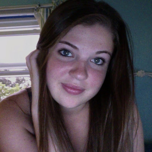 Emma Joyce Photo 15
