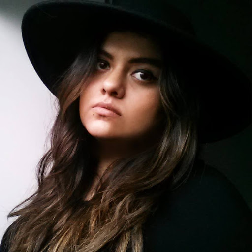 Evelyn Hernandez Photo 14