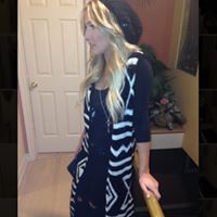 Nicole Medeiros Photo 4