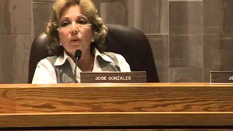 Josie Gonzales Photo 30