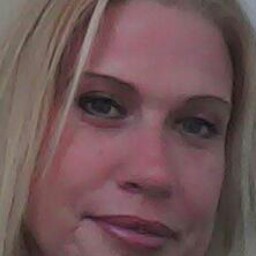 Michele Roman Photo 16
