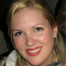 Erin Collins Photo 22