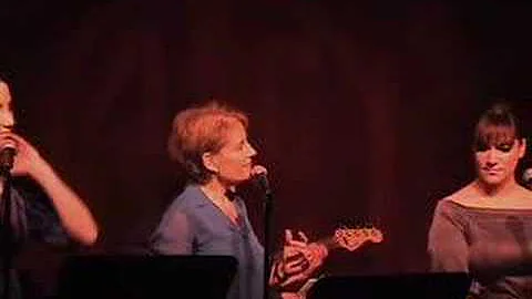 Shoshana Davis Photo 10