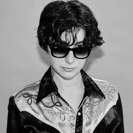 Bobby Dove Photo 4