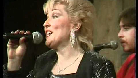 Diane Lincoln Photo 27
