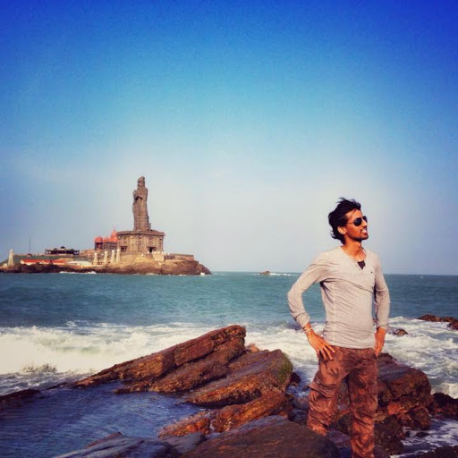 Suraj Sharma Photo 10