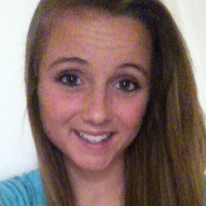 Janelle Burns Photo 10