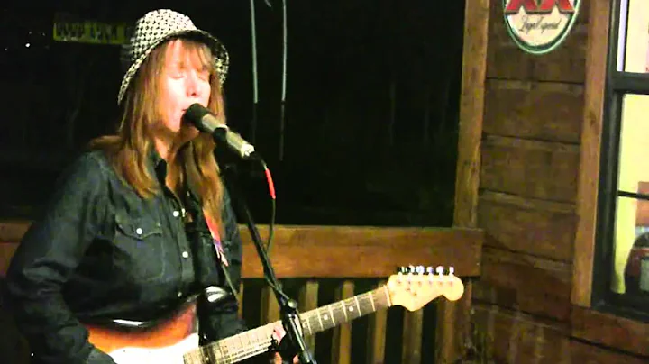 Lynette Perkins Photo 20