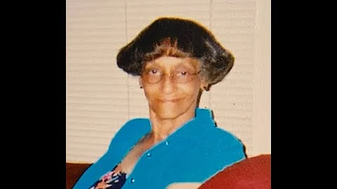 Elizabeth Mccollum Photo 27