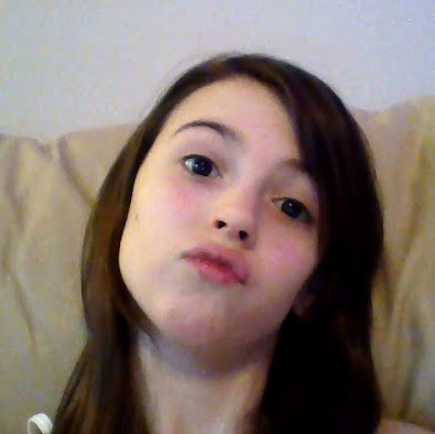 Emily Phelan Photo 10