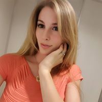 Emily Loving Photo 4