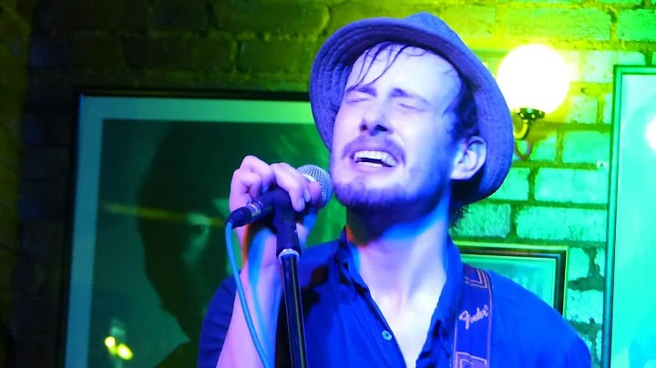 Frankie Connolly Photo 8