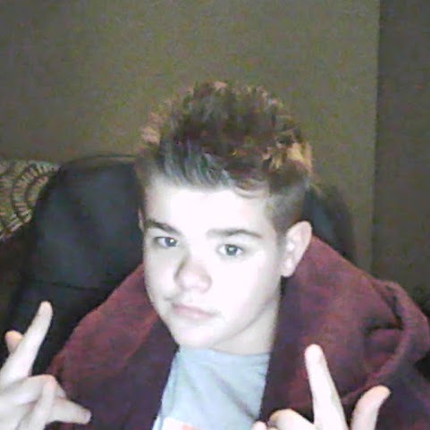 Dion Roberts Photo 13