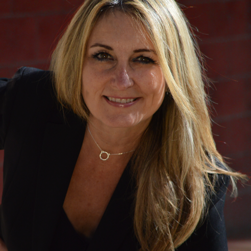 Denise Leonard Photo 10