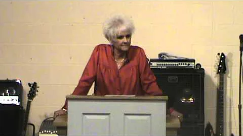 Marie Phillips Photo 38