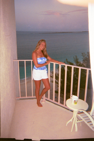 Alicia Little Photo 17